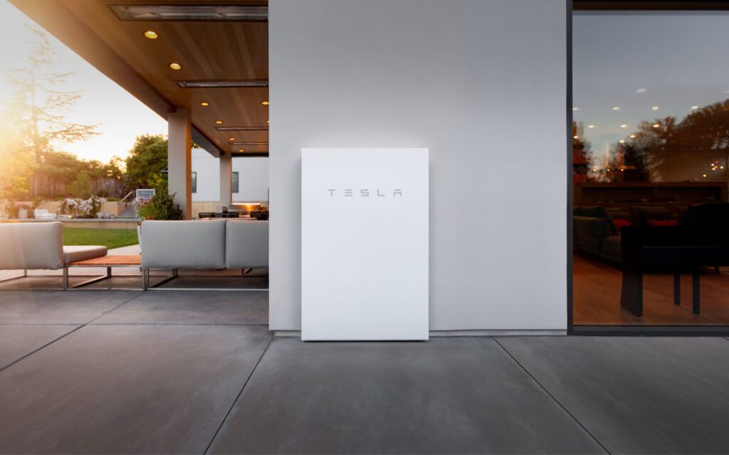 What are the different types of solar battery?