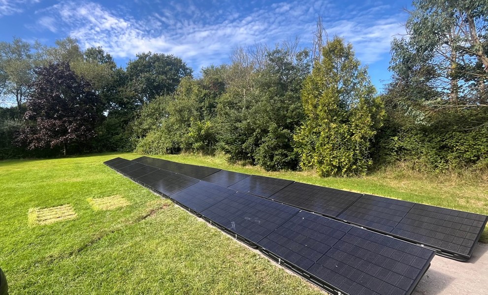 Can Tesla Solar Roof Panels Handle UK Weather? A 2024 Analysis