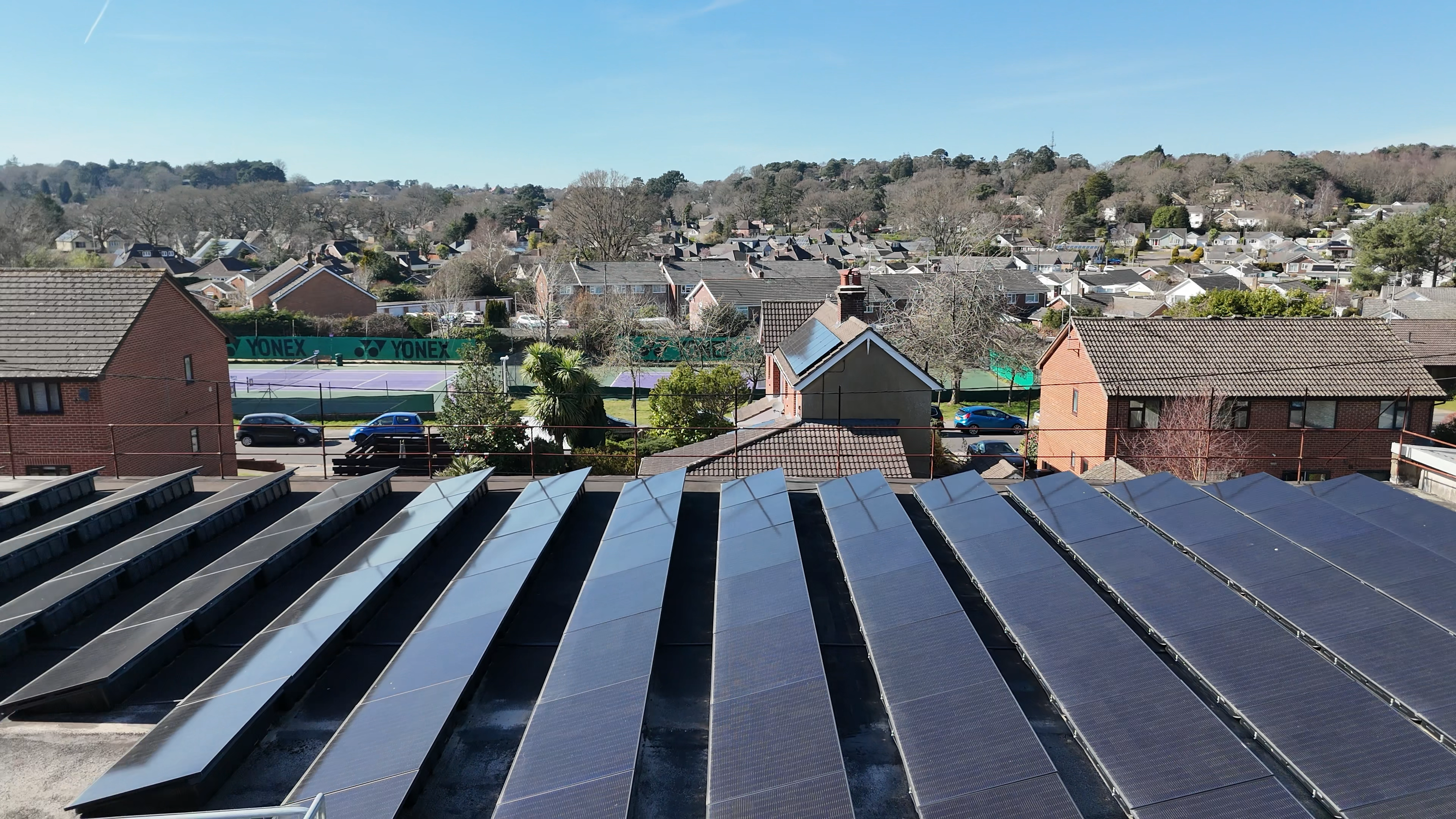 How Do I Choose Between Roof Mounted and Ground Mounted Solar Panels