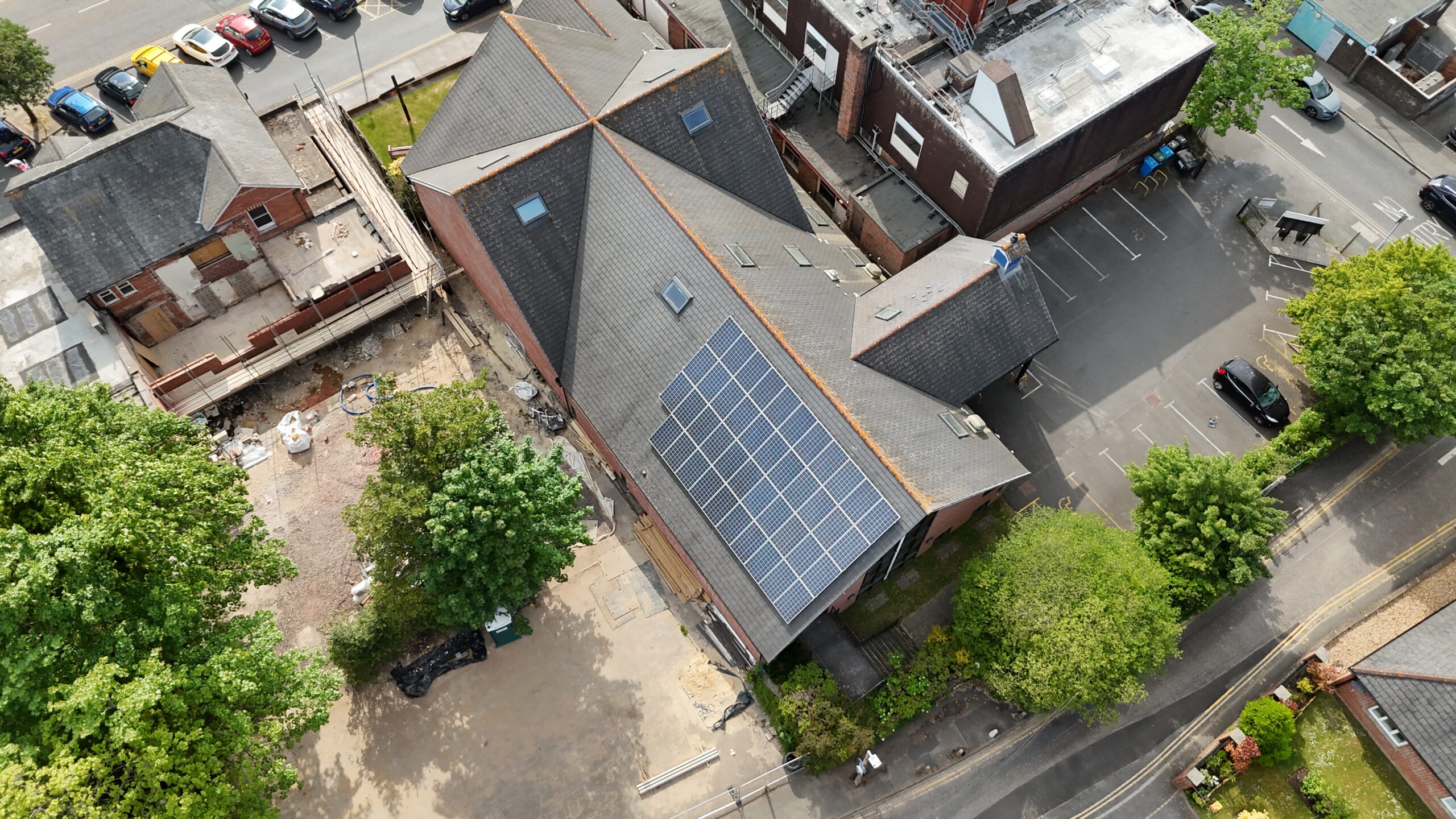 Is solar panel cost falling for commercial installations in the UK?